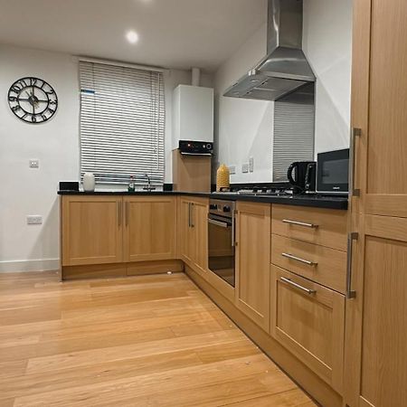 Апартаменты Beautiful 2Bed Flat Лондон Экстерьер фото